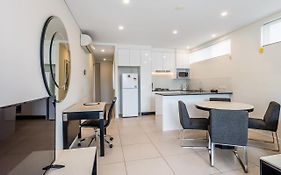 Comfort Two Bedroom Apartment With Free Parking In Valley